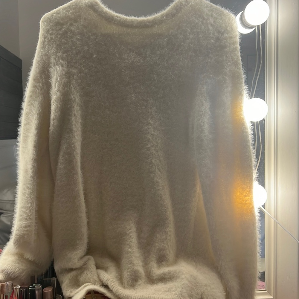 Fuzzy, Off white Sweater
